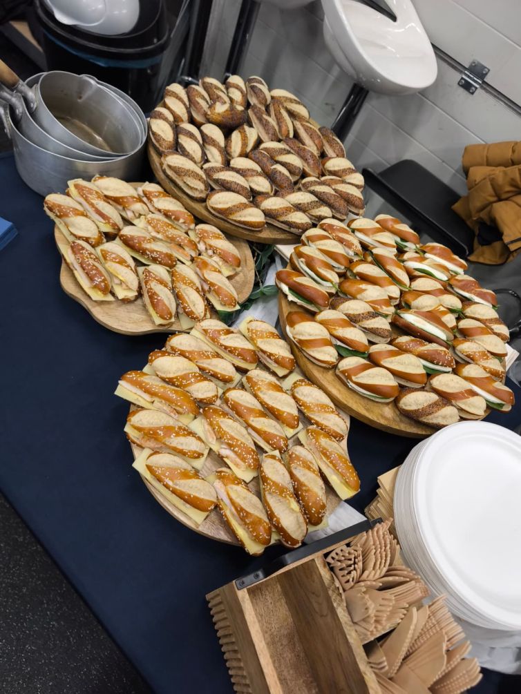 e946a81b-aca6-4ef1-a12e-aeedc57ce102